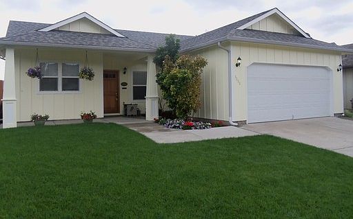 1st image of 1353 SE Newgate Dr
