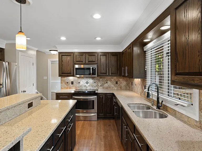 501 Asbury Ct — Photo 14