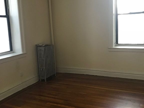 2nd image of 1060 Ocean Ave APT D1