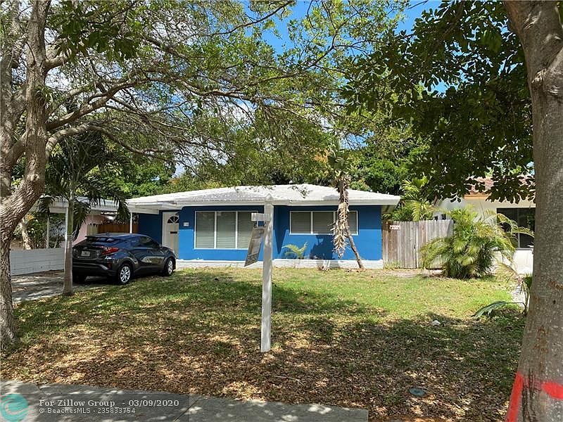 2nd image of 715 SE 11th Ct