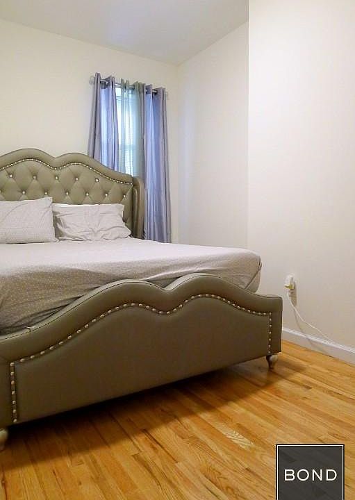 2nd image of 2062 Morris Ave APT 2R