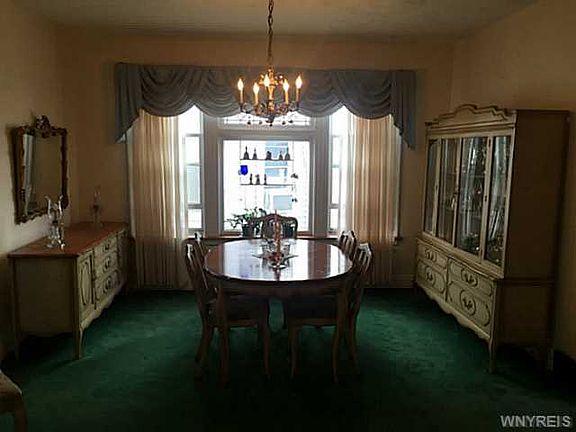4th image of 300 Bedford Ave