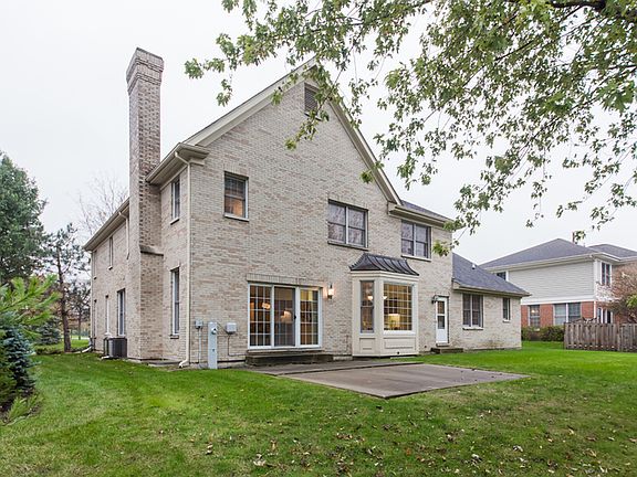 2nd image of 3418 Glenlake Dr