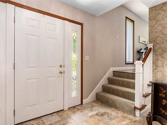 2nd image of 2980 Stanway Dr