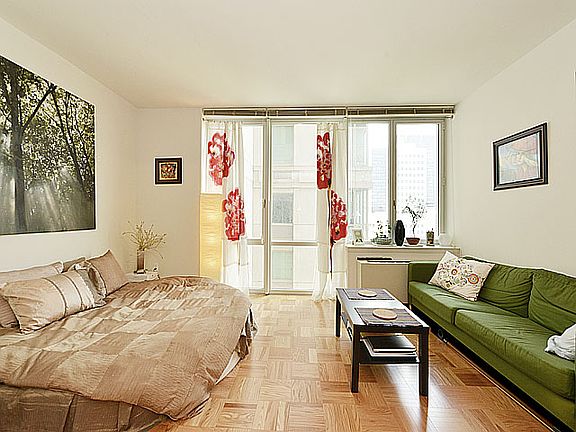 2nd image of 1510 Lexington Ave APT 11P
