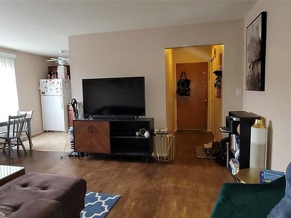 4th image of 4810 Briarwood Ave