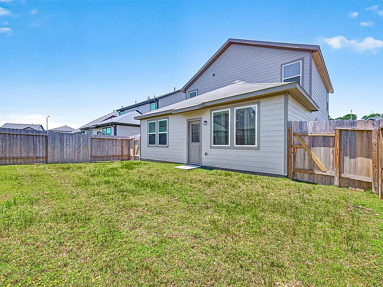 2711 Misty Meadow Ln — Photo 13