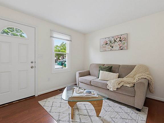 3rd image of 23 Milk St Suite 2