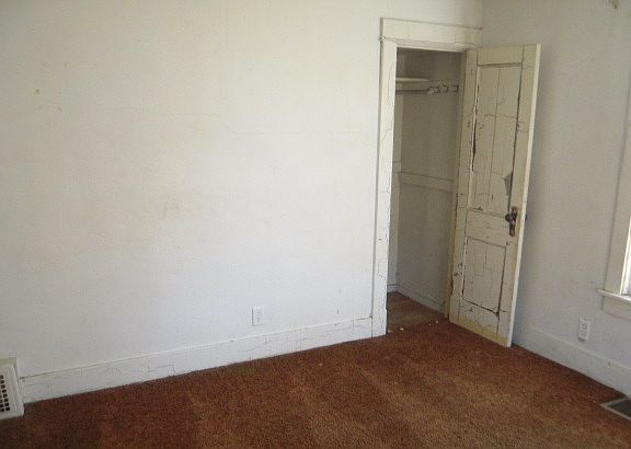 5th image of 903 W Blaine Ave