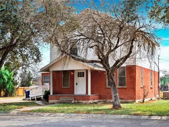 1016 E Market St, Sinton, TX 78387