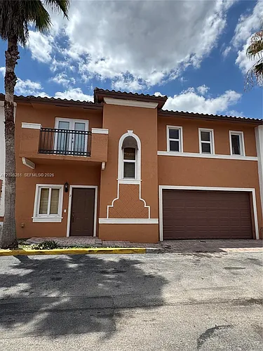 6004 SW 8th St #2 Photo 1