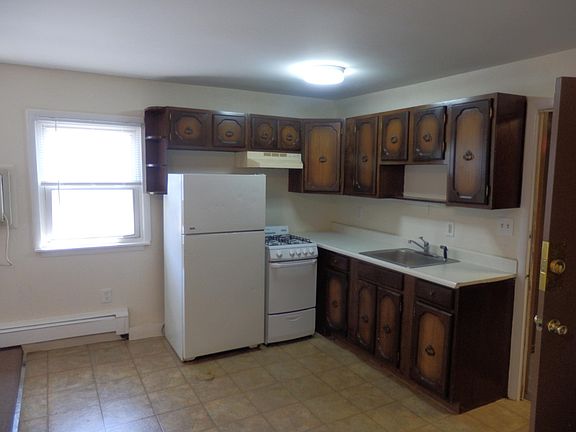 3rd image of 100 Main St APT 2B