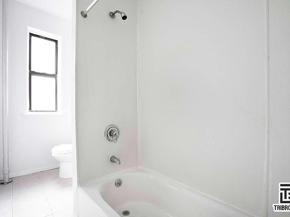 5th image of 2324 University Ave #2B