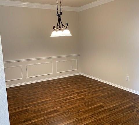 5th image of 940 Shores Blvd