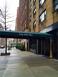 Rented by R New York