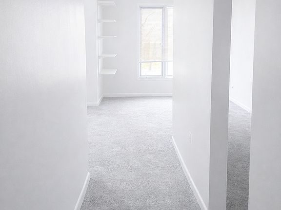 3rd image of 1050 Holbrook Rd APT I