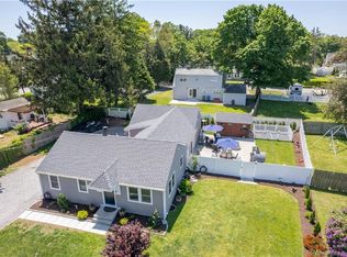 5 Edmund St, Old Saybrook, CT 06475