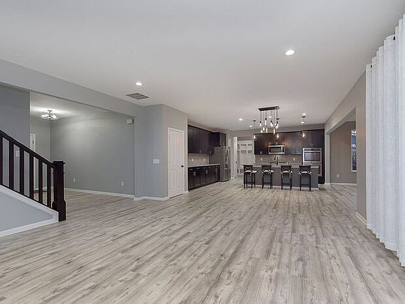 5th image of 15737 Monson Dr