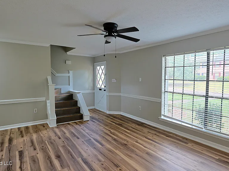 1121 Woodfield Dr #23 — Photo 6