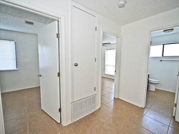 5th image of 1201 Westcott Dr #A