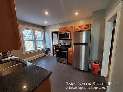 1843 Taylor St NE #2 — Photo 10