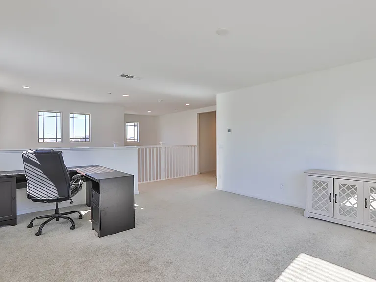 4551 Highland Ave — Photo 43