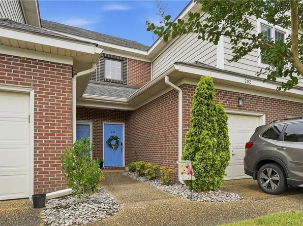 202 Genoa Dr #17, Hampton, VA 23664