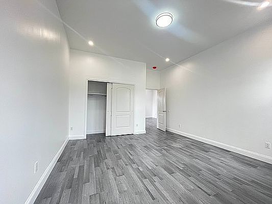 3rd image of 112 Jamaica Ave Floor 3
