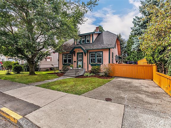 2nd image of 412 5th Street NE