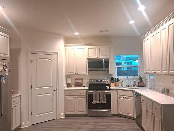 3rd image of 308 Evan Ln