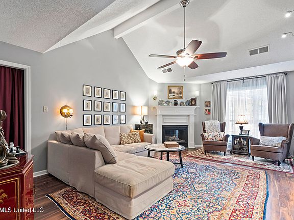 5th image of 9433 Hickory Dr