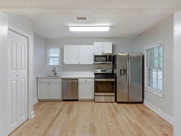1210 E 54th St Duplex, 1210 E 54th St #331226A61, Savannah, GA 31404