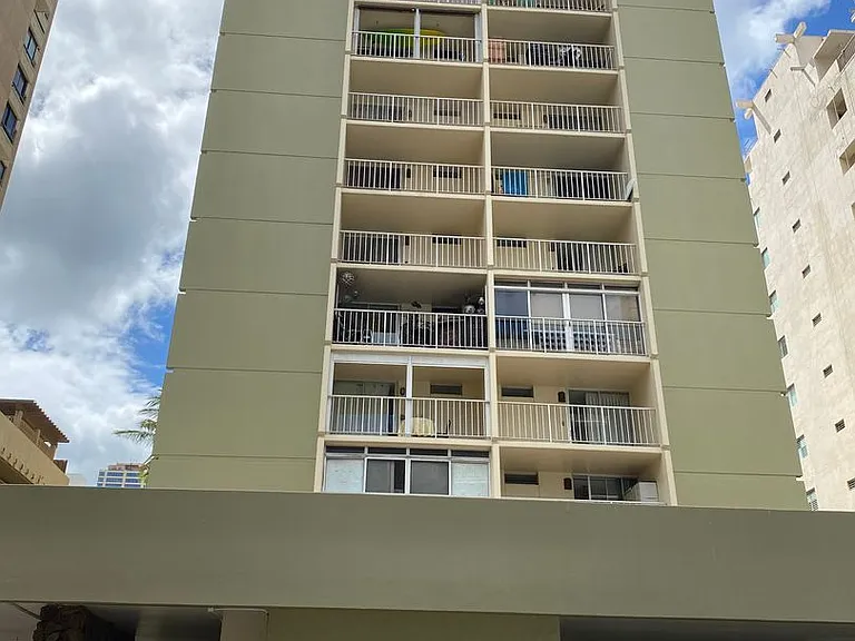 440 Lewers St #403 — Photo 1