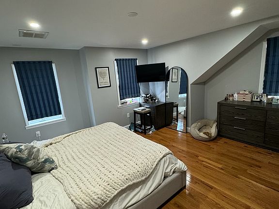 5th image of 46 Lincoln Pl
