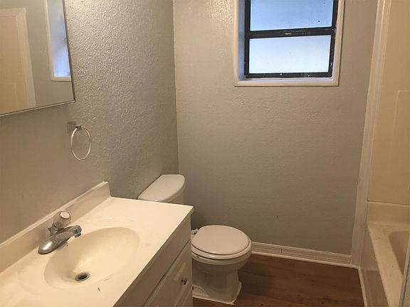 4th image of 6030 Crafton Dr