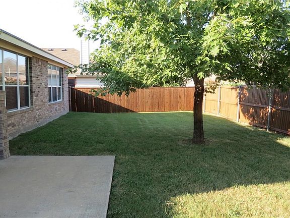5th image of 483 Forest Ln
