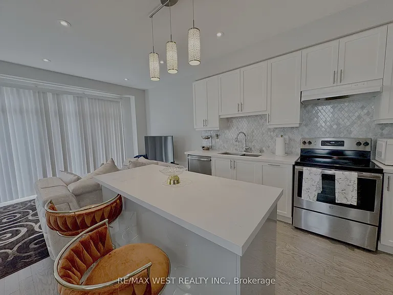 6 Larkin Ln — Photo 3