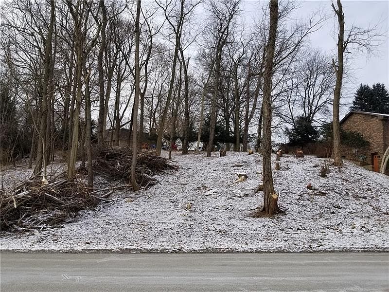 2nd image of 56 Green Crescent Dr