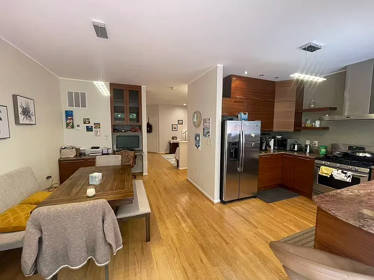 1316 Park Garden Ln — Photo 7