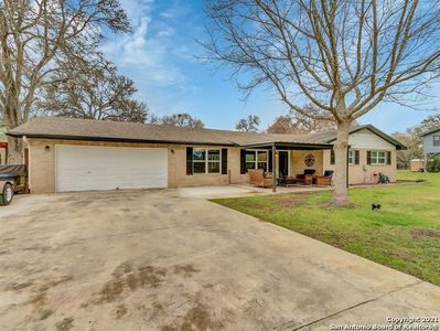 157 Lakeside Dr, Seguin, TX, 78155