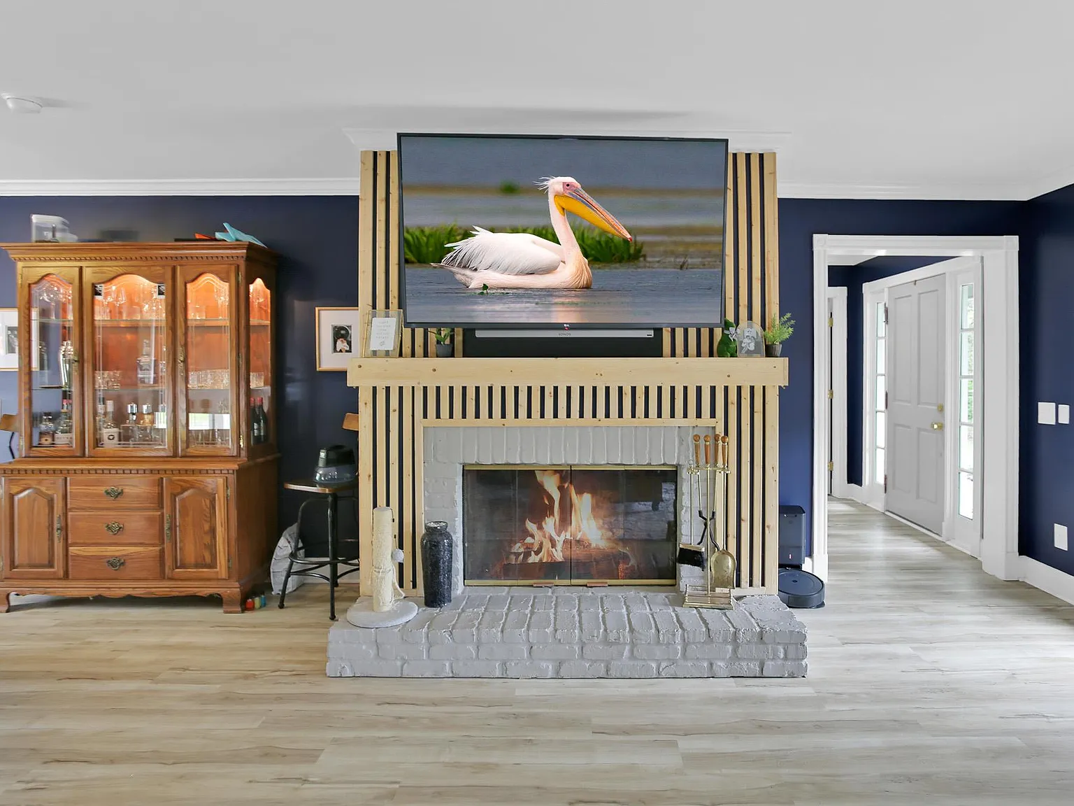 3 bed, 2300 sqft, $3,400 — Photo 1