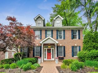 5618 Hillcrest Rd, Downers Grove, IL 60516