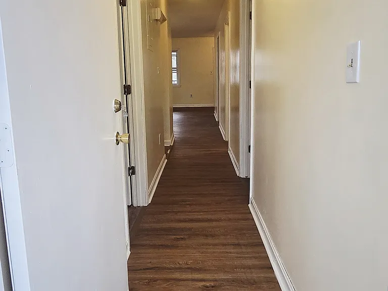 105-107 Magnolia St #2 — Photo 6
