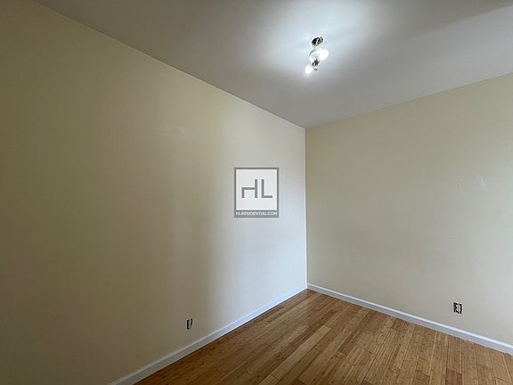 4th image of 680 Manhattan Ave APT 22