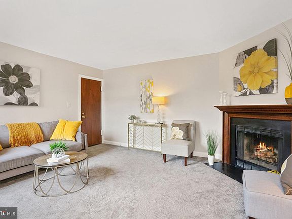 3rd image of 2109 N Scott St APT 51