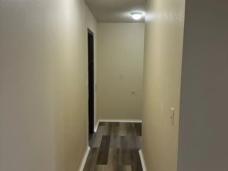 1502 Ernest Ave — Photo 10