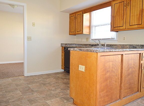 5th image of 1079 Biltmore Pl