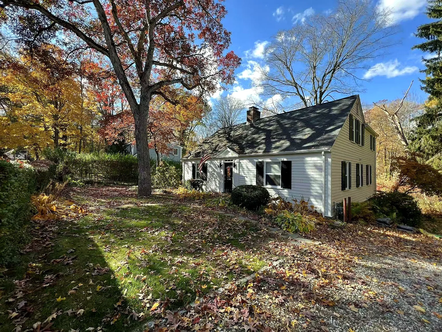 4 bed, 2159 sqft, $5,400 — Photo 1
