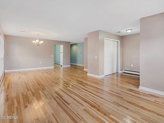 4th image of 8 Blackpool Way