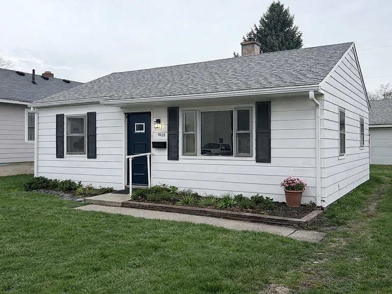 1525 Reswick Dr — Photo 1